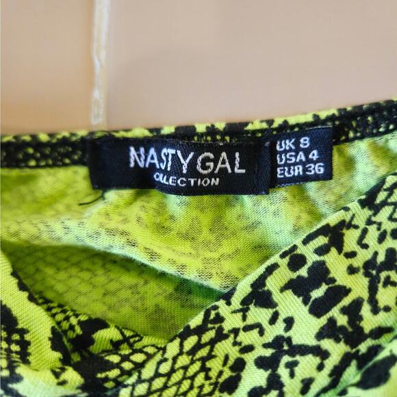 Nasty Gal Snake a Smile Neon Cowl Neck Womens Tank Top Sz Small (4) Lime Green - Picture 6 of 6